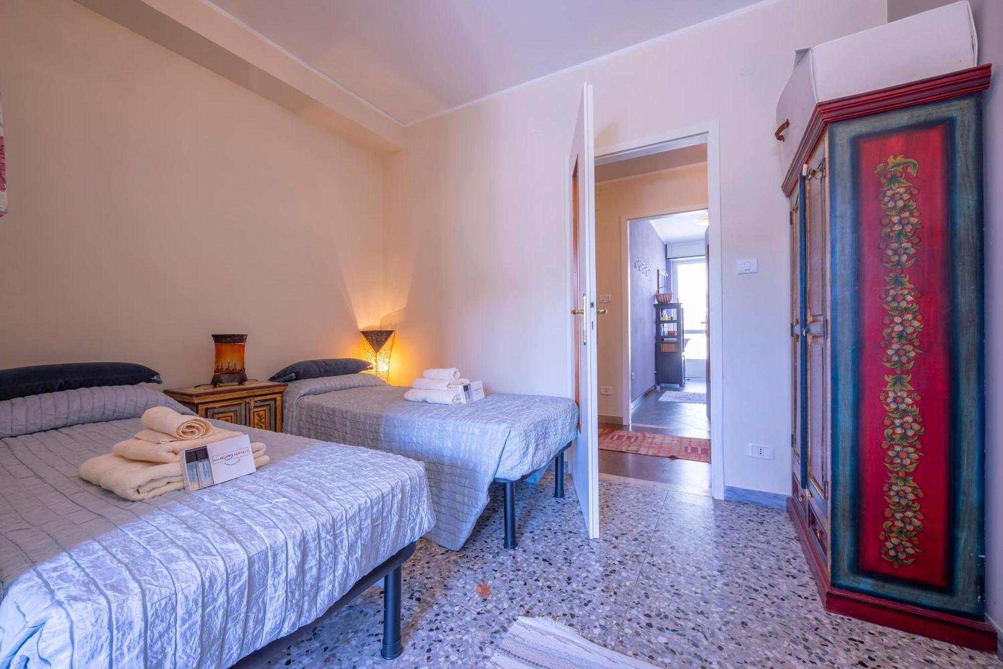 Riva Dante Apartment - Happy Rentals Экстерьер фото